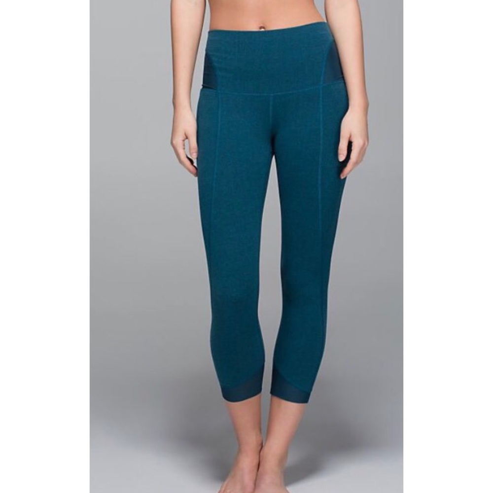 Lululemon Devi yoga crop 21” Alberta Lake - Picture 2 of 6